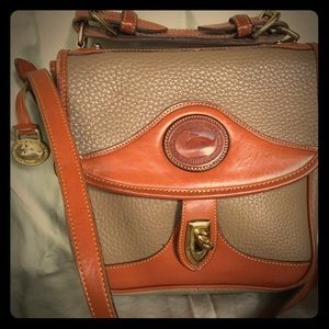 Classic Dooney & Bourke shoulder bag